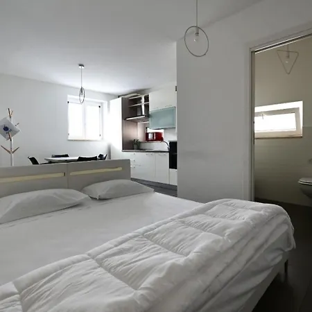 Le Di Emma Apartment *